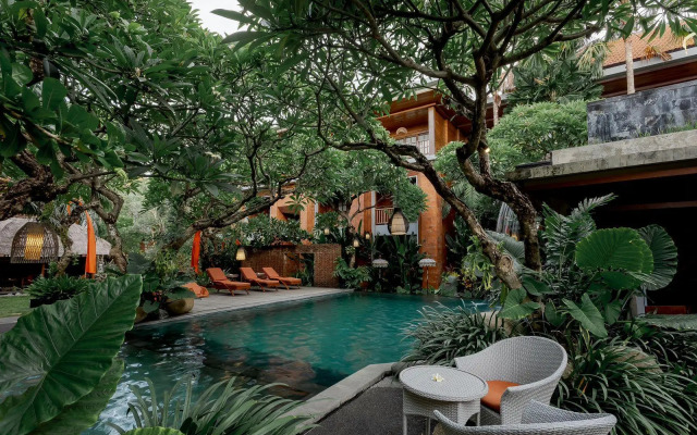 Fourteen Roses Boutique Hotel Legian