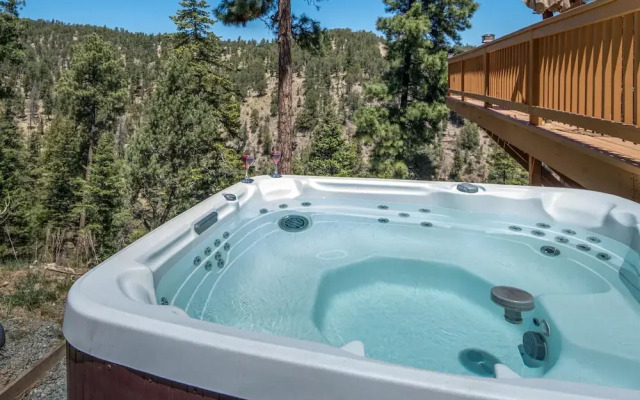 LOGINN - Four Bedroom Cabin