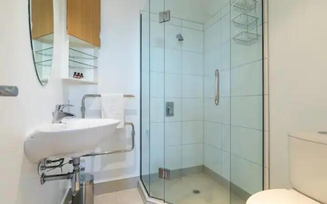 Spacious One Bedroom With Pool And Gym!