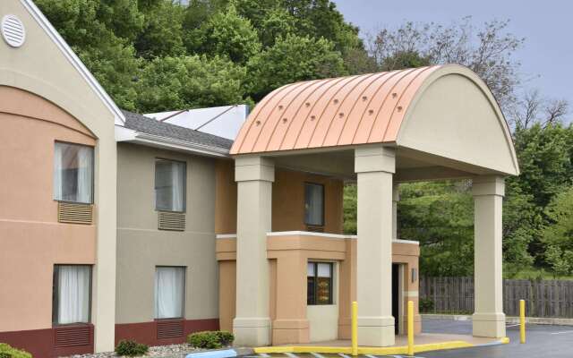 Howard Johnson Hotel & Suites by Wyndham Allentown/Dorney