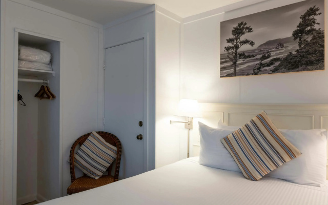 Cannon Beach Hotel Collection