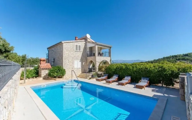 Lucija - Apartment With Pool - A1