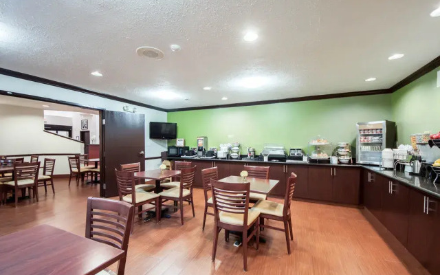 Sleep Inn & Suites