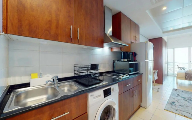 LV13 - Elegant Studio in Lake View Tower