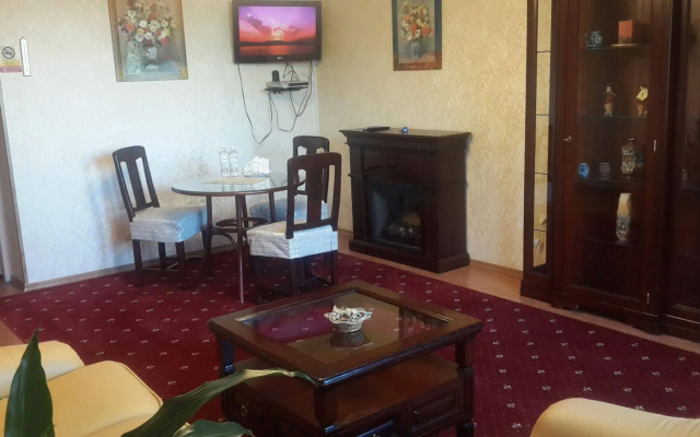 Mercury Hotel