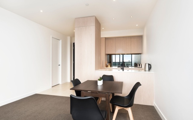 Holistay at Level 26 Franklin Street – Guest Rooms – Melbourne