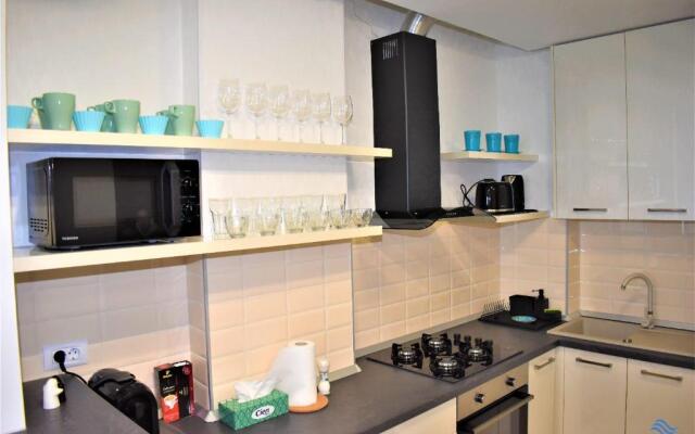 Onix Blue Mamaia Apartment 6