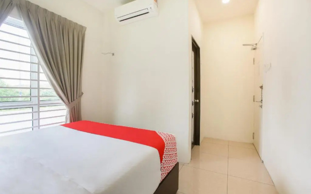 OYO 89677 Sunflower Hotel