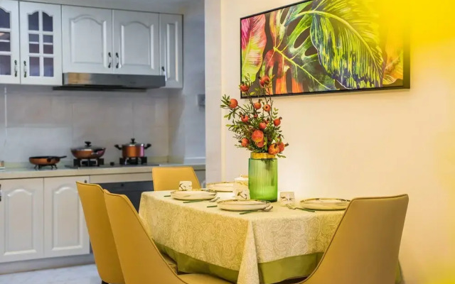 Locals Boutique Apartment Jiuzhou Port.2