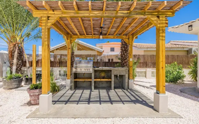 Newly Renovated Amazing Location Private Pool