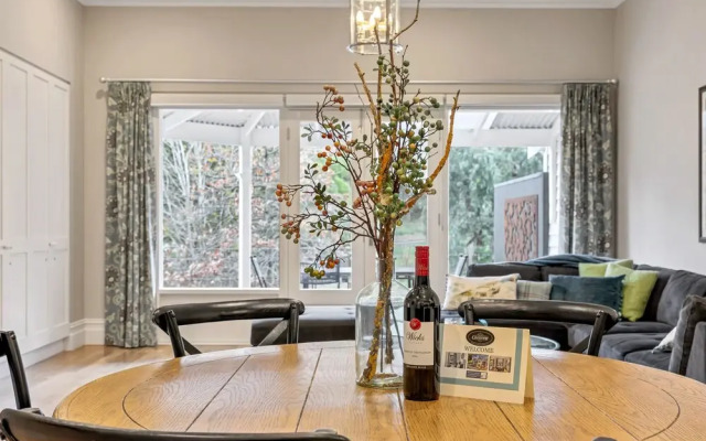 Grandview Accommodation - The Elm Tree Apartments