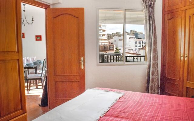 Beachfront Vacation Apartment in Fuengirola Ref 102