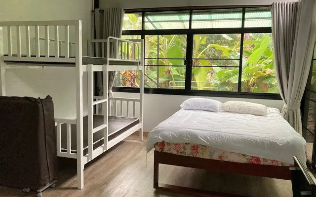 Baan Rai Klai Weang Homestay