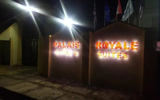 Palais Royale Hotel & Suites