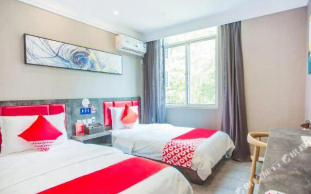 Yichang Yiwan Theme Hotel