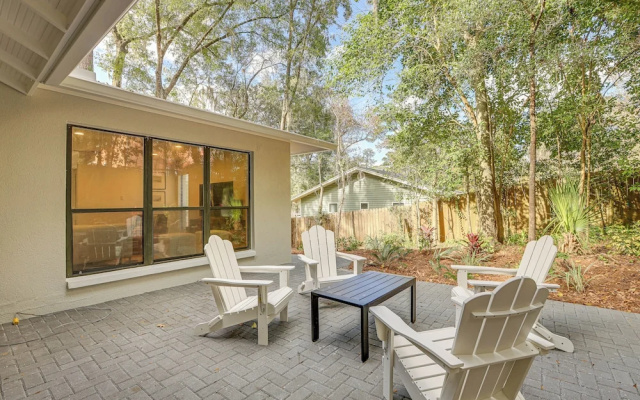 Sunny Gainesville Home ~ Half-mi to UF Campus!