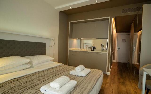 Leo Group Luxury Apartment 18-28 Alliance Palace