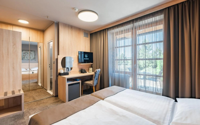 Maximus Resort