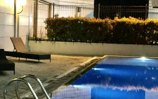 Pleasant Tifolia Studio Cozy Room In Kelapa Gading