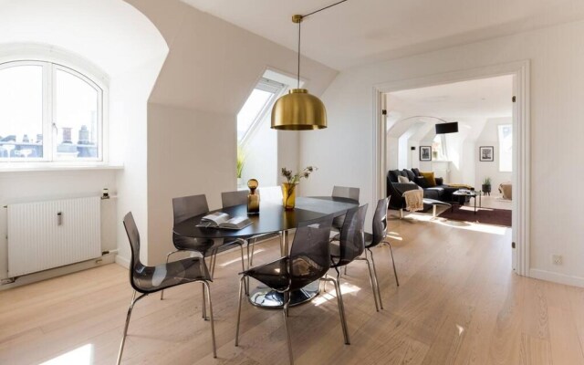 210sqm Lux Penthouse, City Centre-next to Tivoli