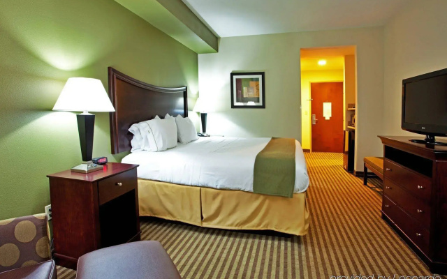 Holiday Inn Express & Suites Ocean Springs by IHG