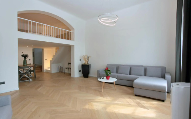 The Apartment House - Mezibranska