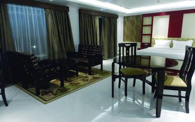 Airport City Hotel