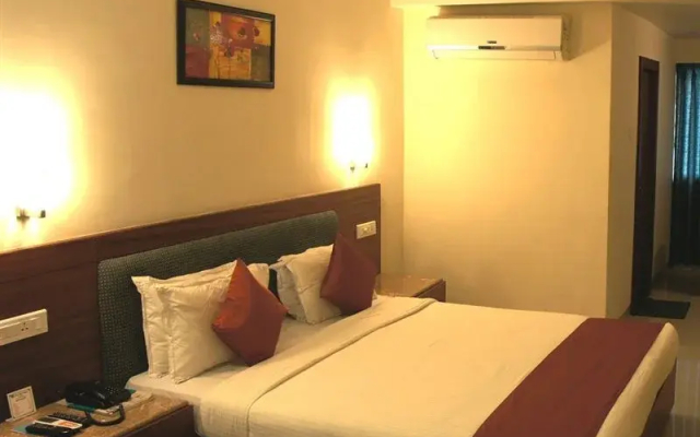 Hotel Raj Towers