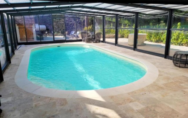 Villa de 6 chambres avec piscine interieure jardin amenage et wifi a Carlux