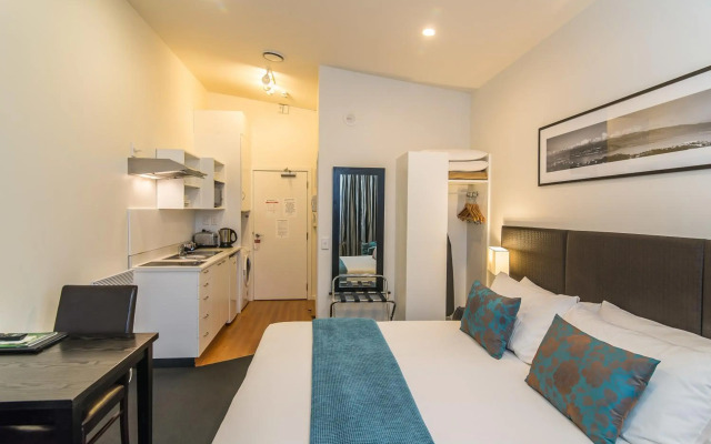 Gilmer Apartment Hotel