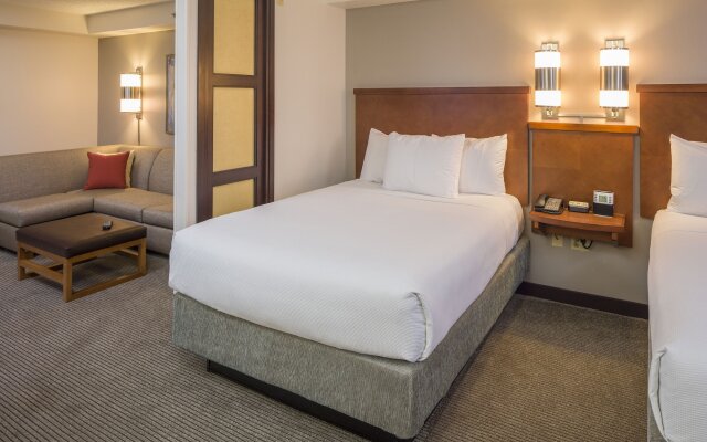 Hyatt Place San Antonio Airport - Quarry Market