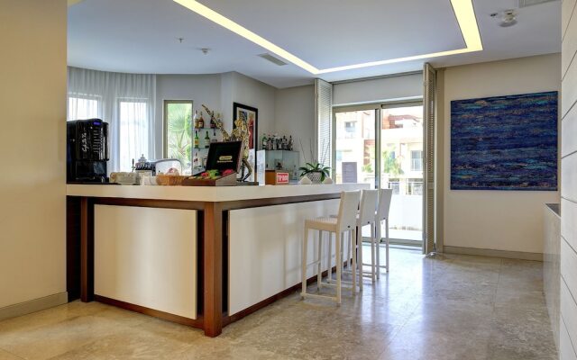 La Local Suites & Spa