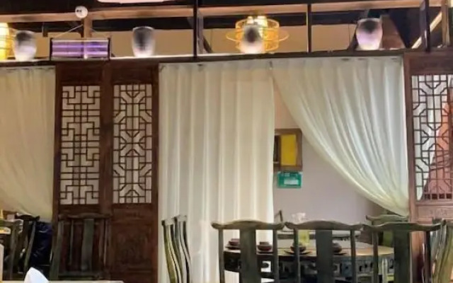 Gold Floor
