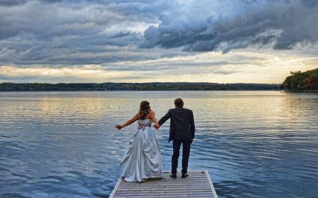 Elmhirst's Resort - On a lake