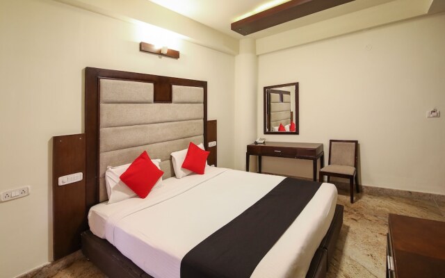 Capital O 18260 Hotel Crystal Park Inn