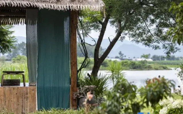 Yewang Su Lake View Light Luxury Hostel