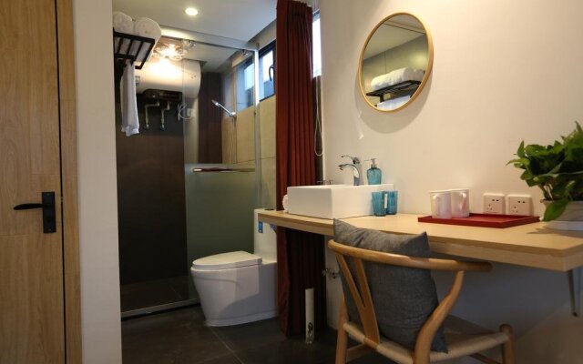 Dong Tian private courtyard