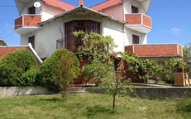 Vardane Villa Guest House
