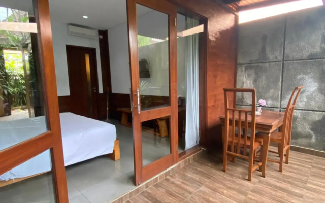 RedDoorz @ Nelayan Canggu