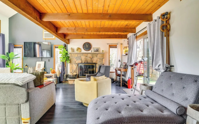 Grill & Games: Family Home in East Stroudsburg!