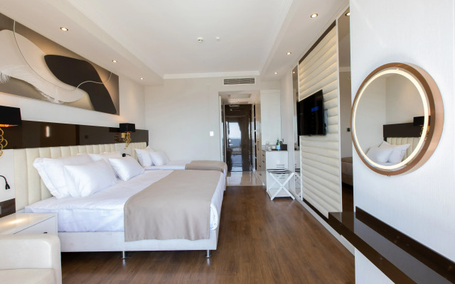 Serenity Queen Hotel