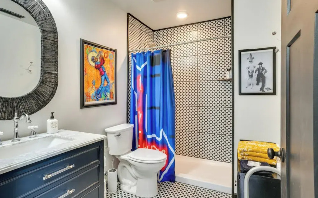 Modern Louisville Apartment w/ Furnished Deck