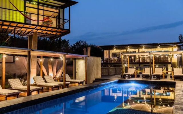 Cabane Container Hotel - Adults Only