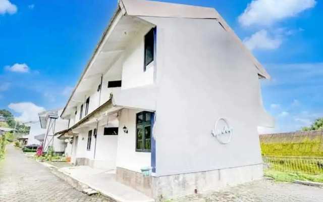 Capital O Cipanas Residence (Villa Agape)