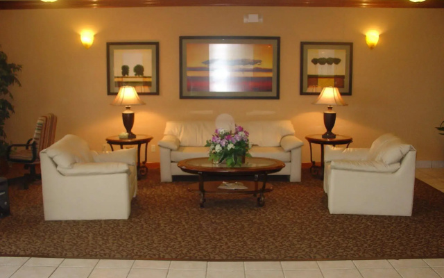 Muncie Place Hotel & Suites