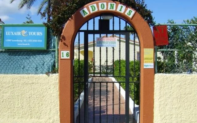 Tra* Bungalows Adonis Pdi