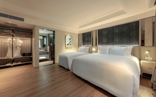La Siesta Premium Lakeside