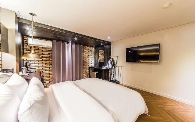 Jamsil Traum Hotel