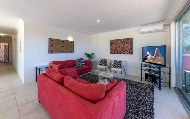 Laman Lodge, Unit 5, 15 Laman Street