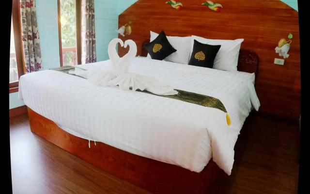 Ruenthai Boutique